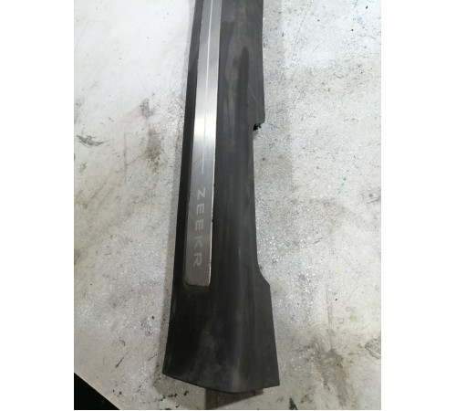 Накладка порога передняя левая