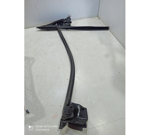 Уплотнитель стекла (передний правый внутренний)