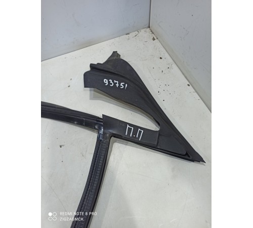 Уплотнитель стекла (передний правый внутренний)