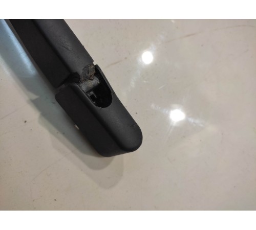 Дворник багажника