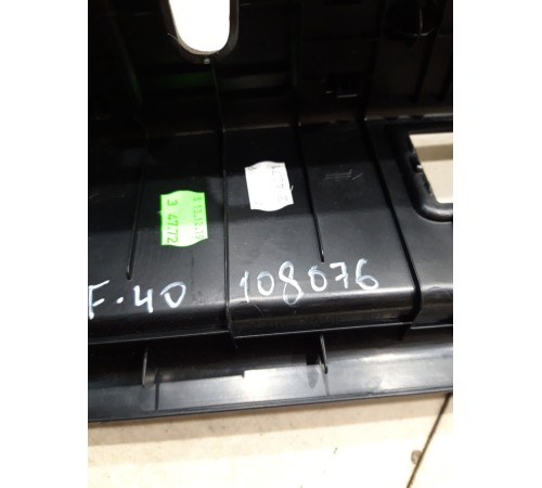 Накладка задней панели замка багажника