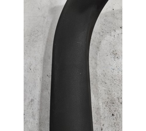 Обшивка крышки багажника правая