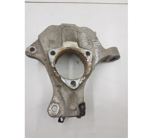 Кулак поворотный передний левый 