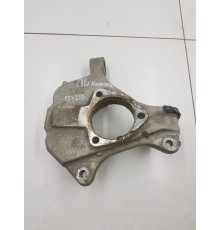 Кулак поворотный передний левый 