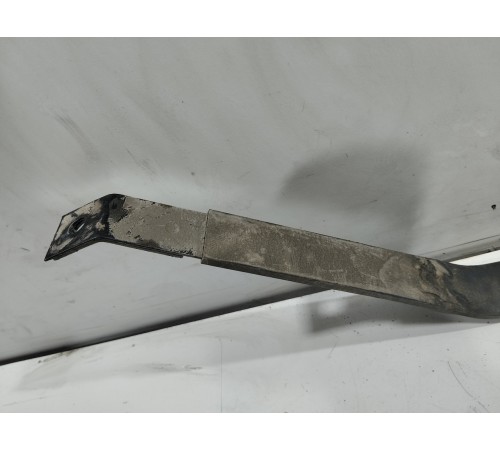 Крепление топливного бака