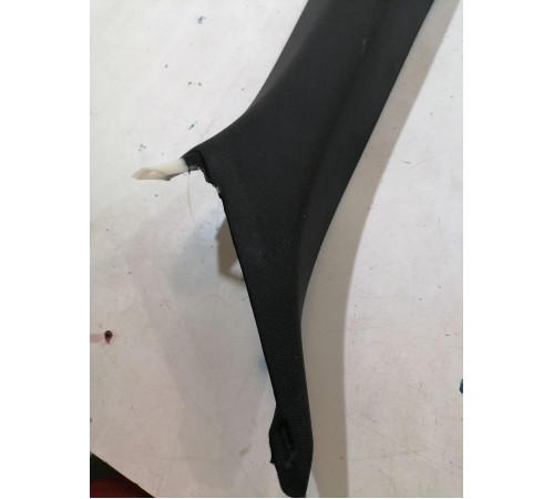 Обшивка передней стойки левая