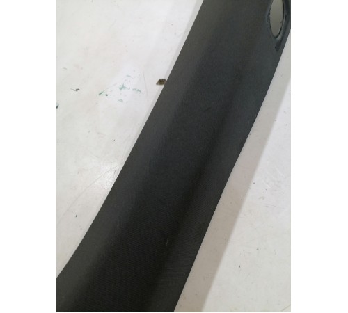 Обшивка передней стойки левая