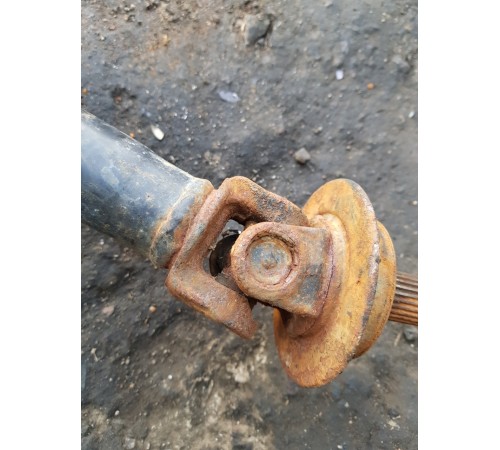 Карданный вал (передний)