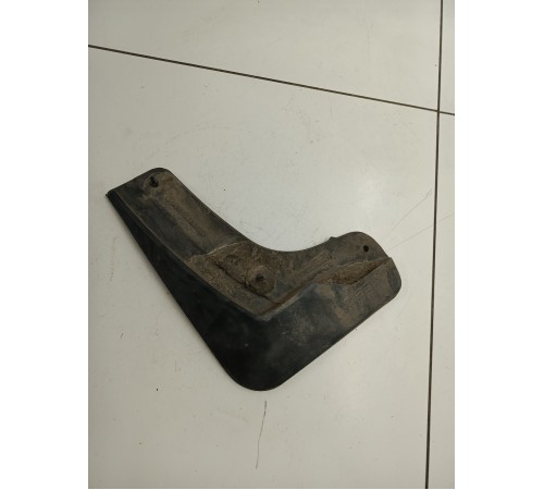 Брызговик передний левый