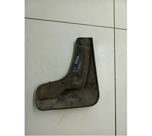 Брызговик передний левый