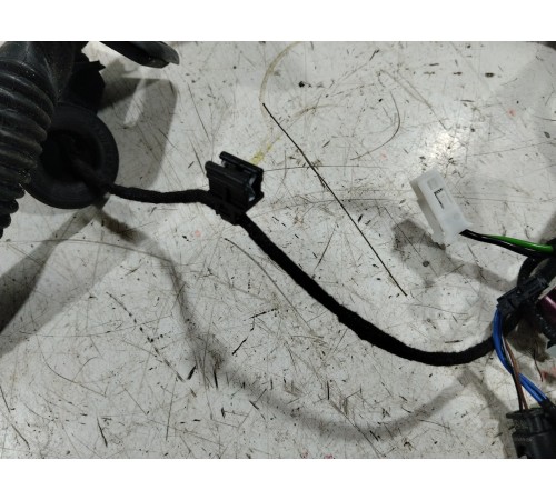 Электропроводка двери передняя левая