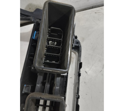 Накладка торпедо с воздушными дефлекторами правая