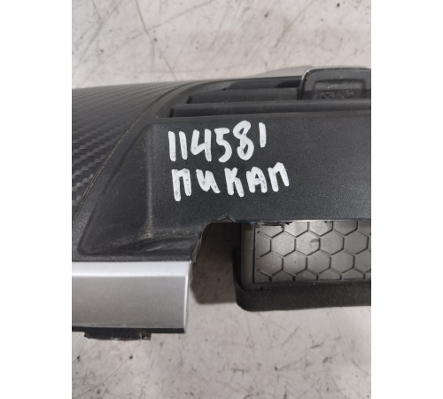 Накладка торпедо с воздушными дефлекторами правая