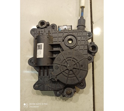 Доводчик замка двери(задний правый)