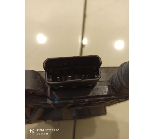 Доводчик замка двери(задний правый)