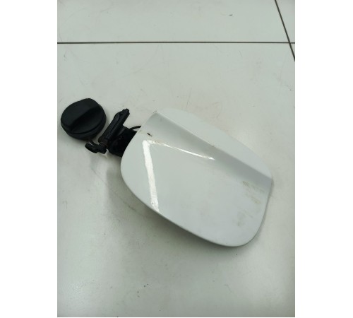 Лючок топливного бака с крышкой