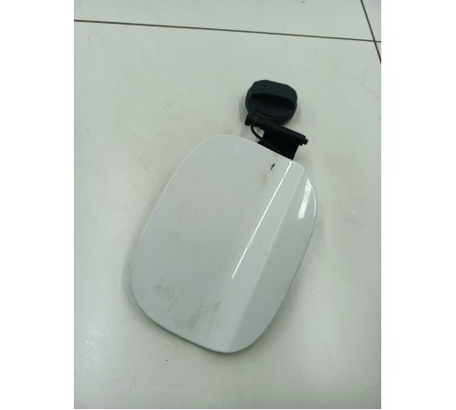 Лючок топливного бака с крышкой