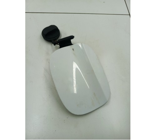 Лючок топливного бака с крышкой