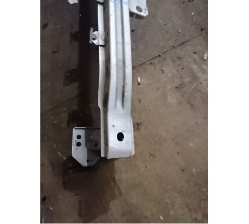 Усилитель бампера передний