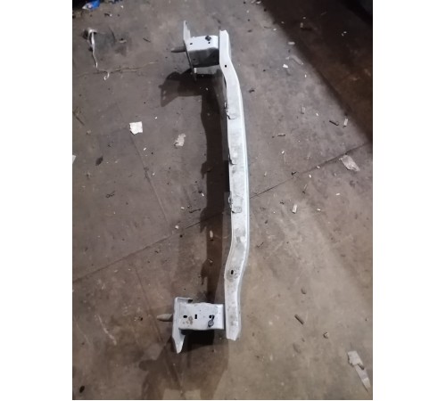 Усилитель бампера передний