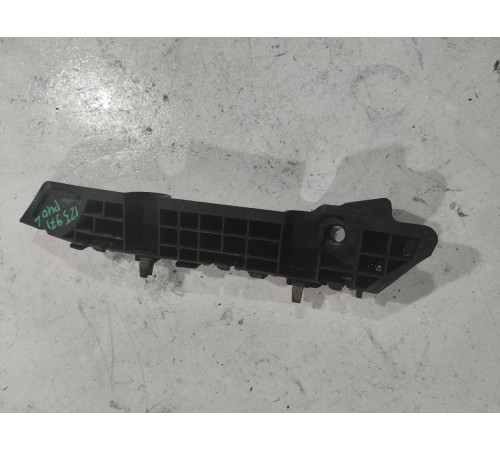 Кронштейн бампера передний левый