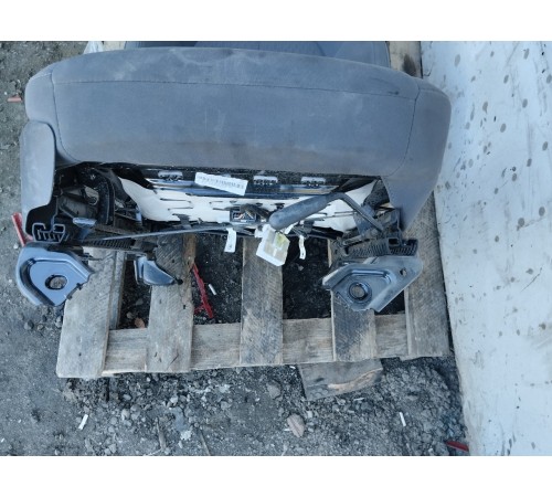 Сиденье переднее правое