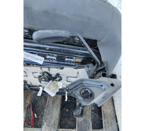 Сиденье переднее правое