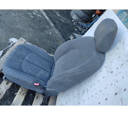 Сиденье переднее правое