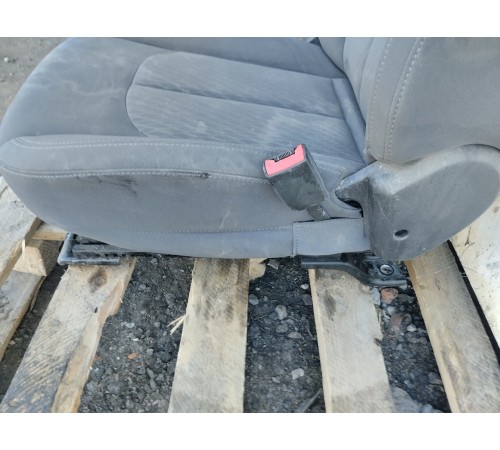 Сиденье переднее правое