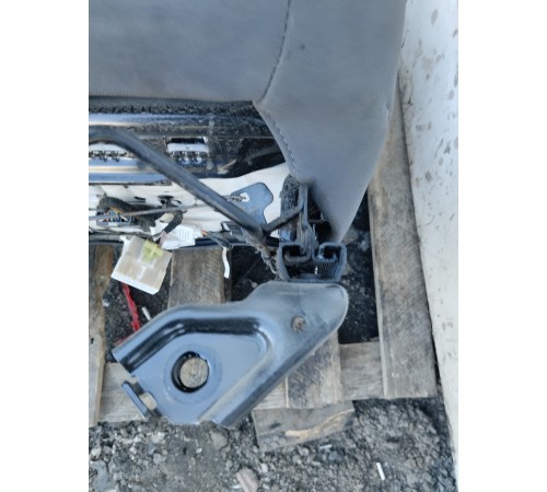 Сиденье переднее правое