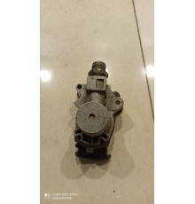 Головка соединительная пневматическая с клапаном желтая