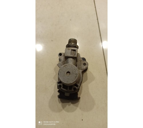 Головка соединительная пневматическая с клапаном желтая