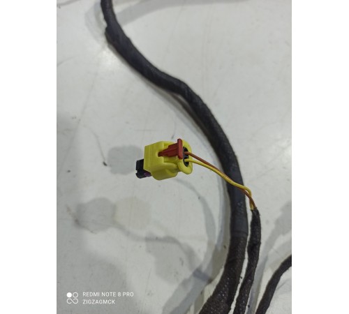 Электропроводка двери (передняя левая)