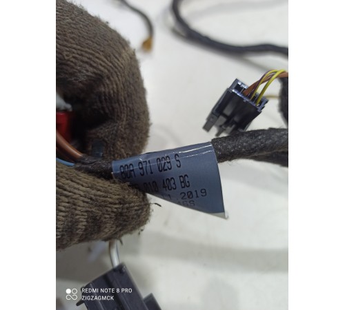 Электропроводка двери (передняя левая)