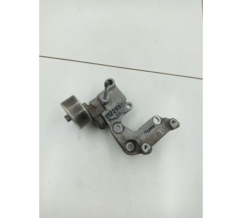 Кронштейн генератора с роликом натяжителя