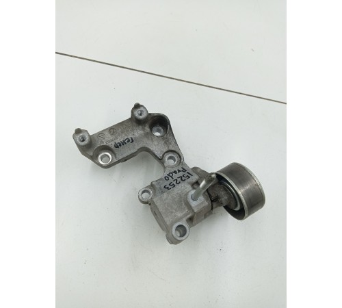 Кронштейн генератора с роликом натяжителя