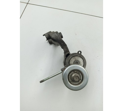 Кронштейн генератора с роликом натяжителя