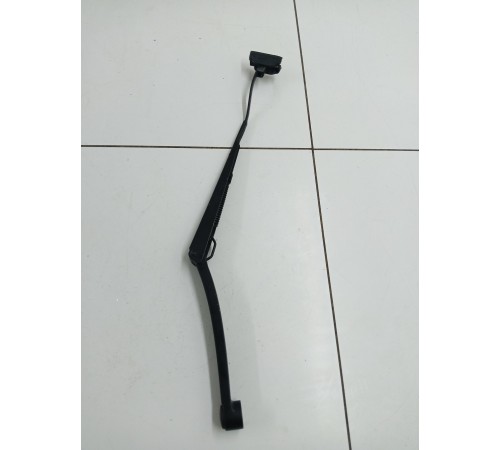 Поводок стеклоочистителя (левый)