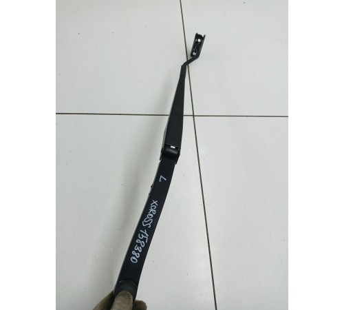 Поводок стеклоочистителя (левый)