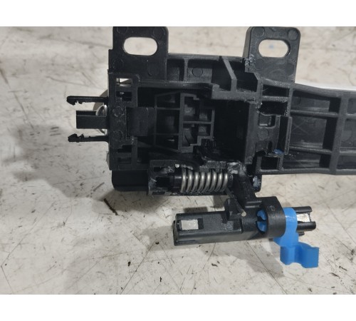 Ручка двери передняя правая