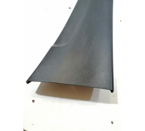 Обшивка центральной стойки правая верхняя