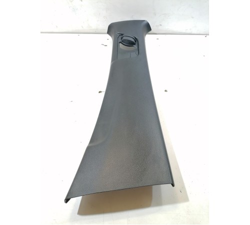 Обшивка центральной стойки правая верхняя