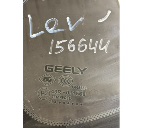 Глухое стекло заднее левое