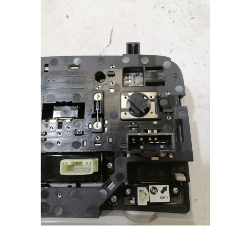 Плафон освещения салона передний