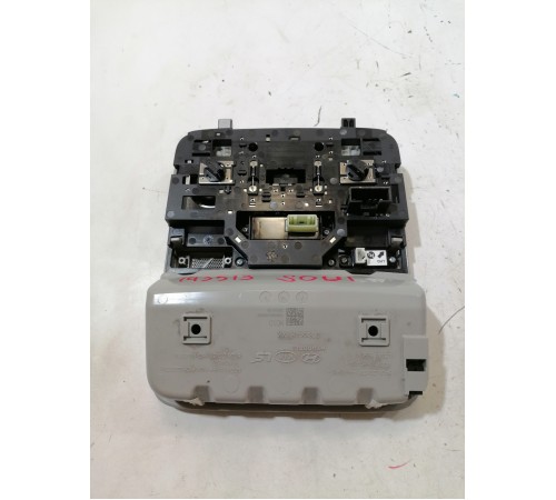 Плафон освещения салона передний