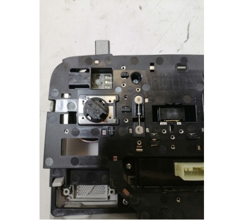 Плафон освещения салона передний