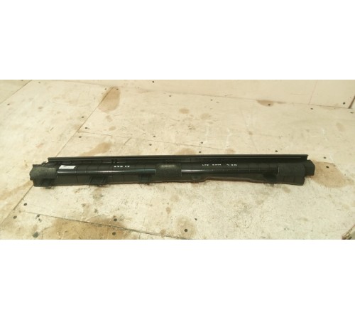 Солнцезащитная шторка задняя правая