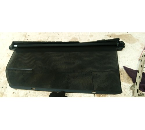 Солнцезащитная шторка задняя правая