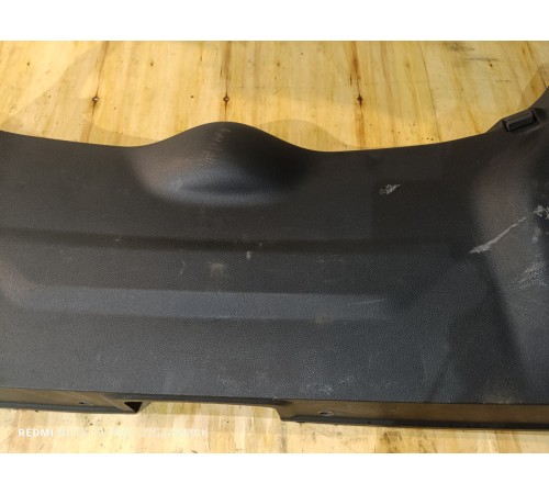 Обшивка крышки двери багажника