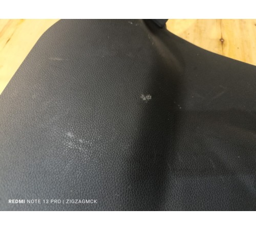 Обшивка крышки двери багажника